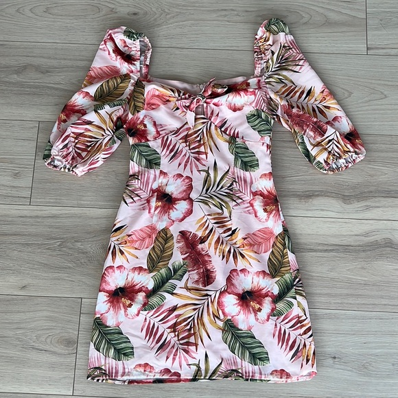 Lulu’s Zaliki Pink Tropical Print Tie-Front Puff Sleeve Mini Dress - Picture 2 of 16